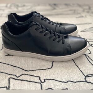 Unlisted By Kenneth Cole Stand Sneaker E Mens Black Lifestyle Sneakers 10M EUC